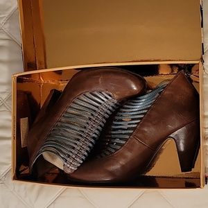Miz Mooz shoes, size 8.5, brown
